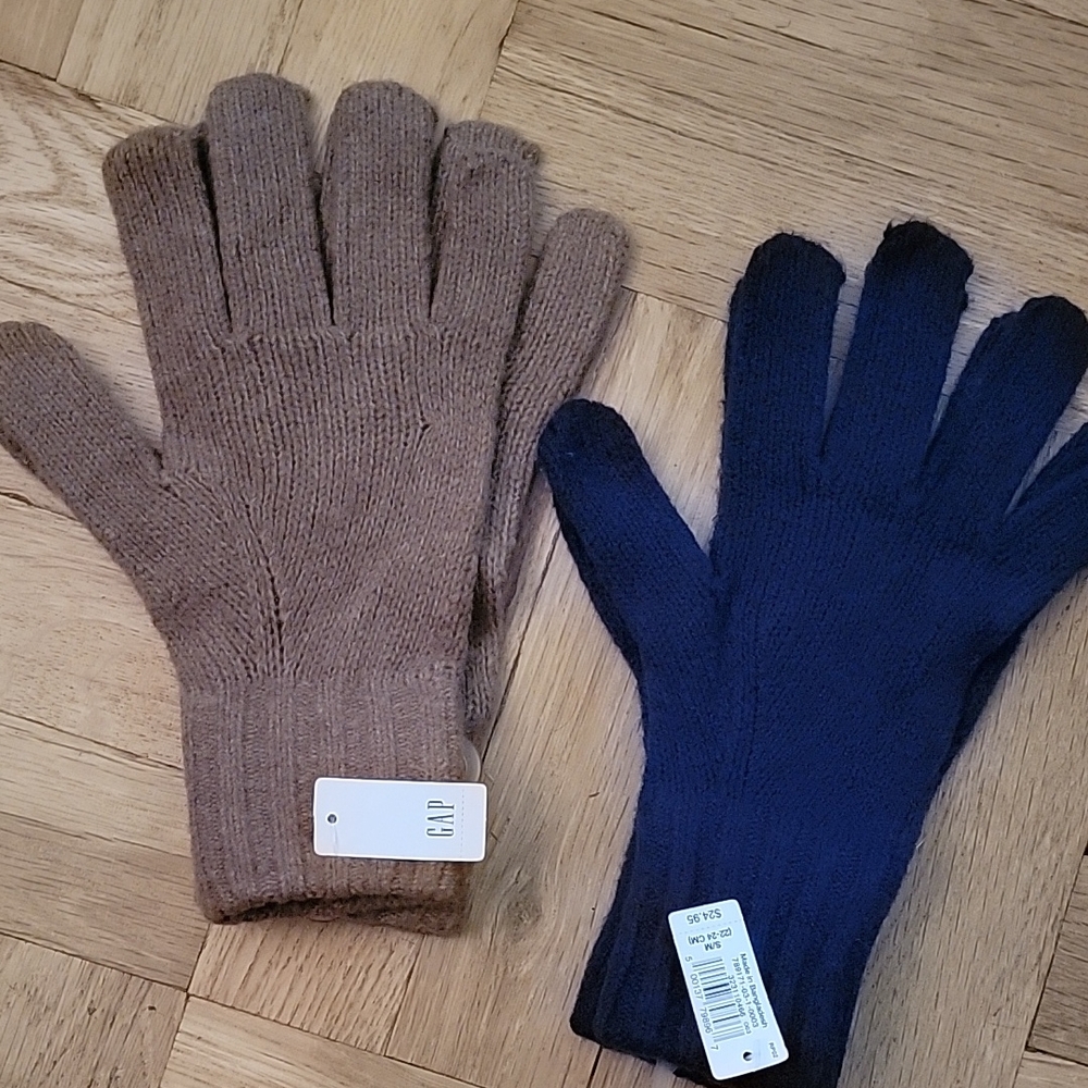 BUNDLE/GAP/2 PAIRS GLOVES